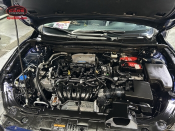 Vệ sinh khoang máy ô tô